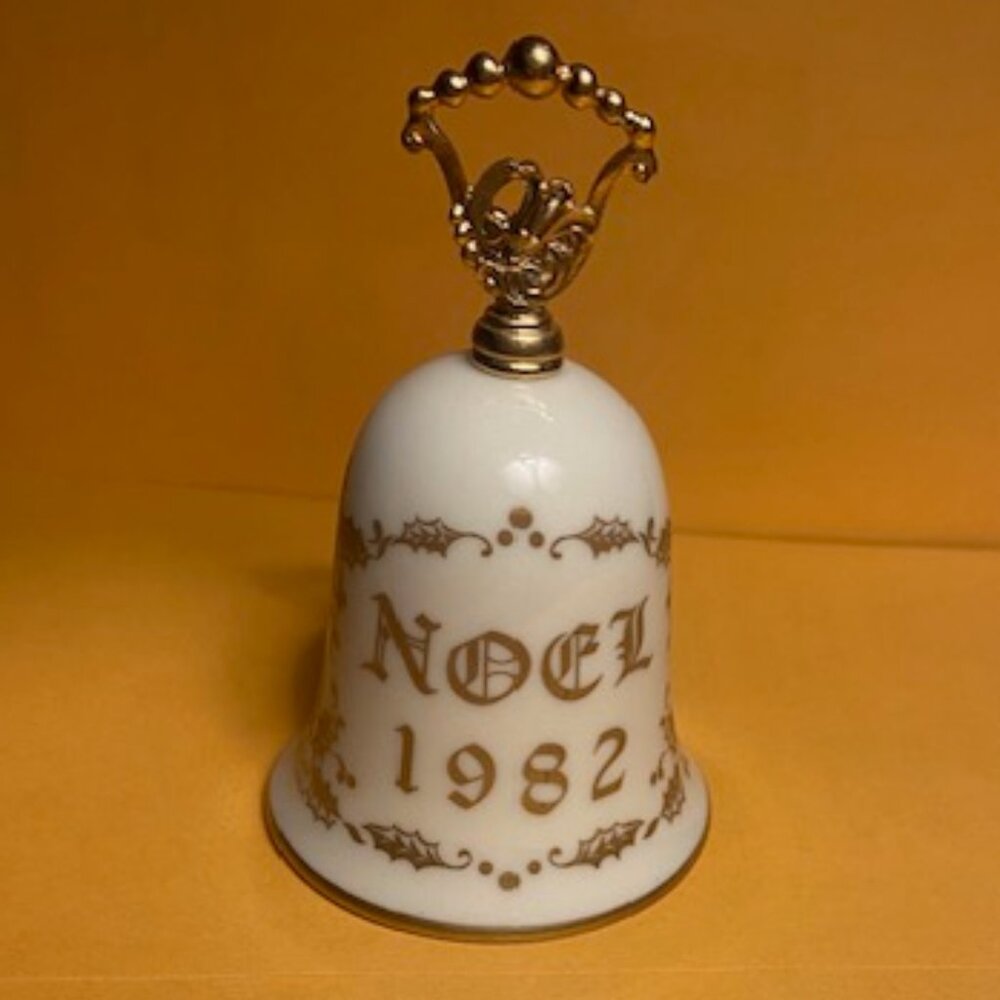 1982 Noel Hand Bell